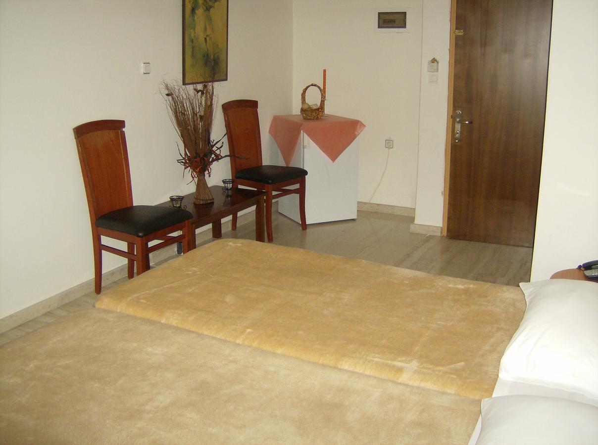 Cleopatra Hotel Kanali  Buitenkant foto